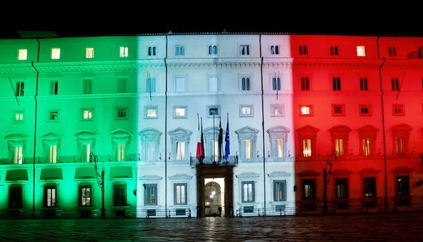 Palazzo Chigi tricolore grande